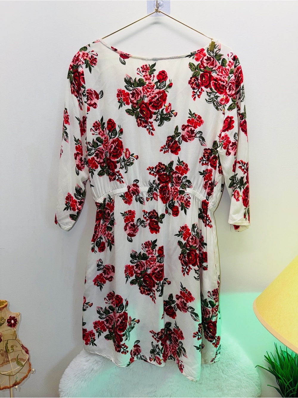 White Floral Mini Summer Date Night Dress Red Rose Print with Pockets 🌹 - Picture 5 of 5